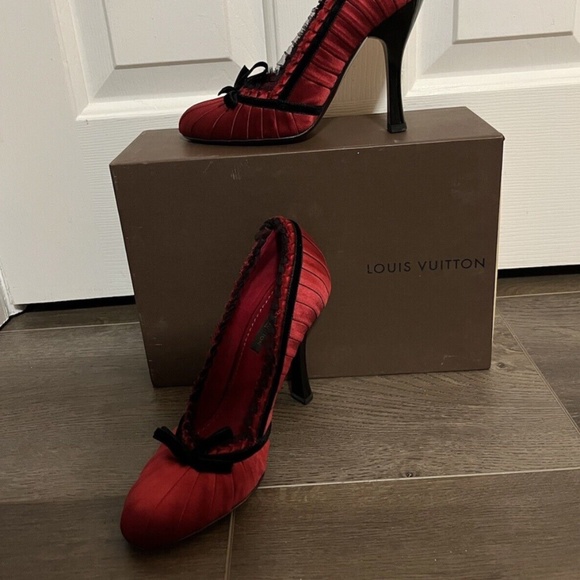 Louis Vuitton Red Balmoral Pumps Sz 35.5